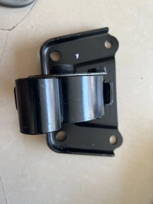 Black Geely Engine Claw Pad per cambio e manicotto di gomma di fissaggio del motore
