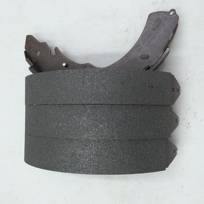 Pad di freno posteriore in ceramica di carbonio altamente raccomandati per la riparazione e la sostituzione di auto