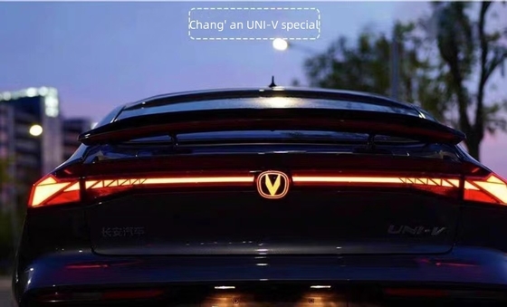 Migliora l'esterno della tua auto con la lampada luminosa della Chang'an Univ