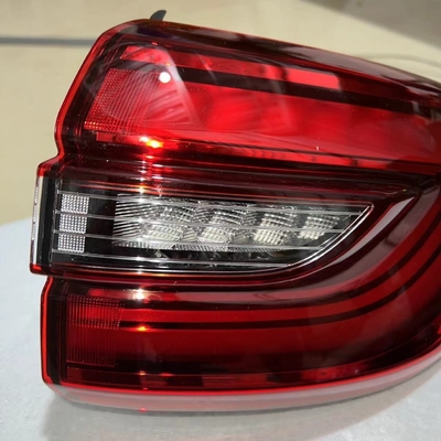 Changan CS95 luci posteriori S05831A 12V Spedizione a tensione via mare DHL FedEx o EMS