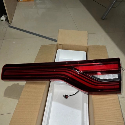Changan CS95 Mid Tail Light Through-Type Tail Light per il 2017 - Visibilità migliorata